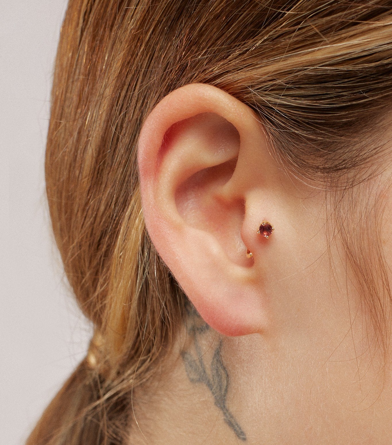 PIERCING ARO DE ORO Y TURMALINA DE COLOR-LJ1.OA.11.GL.002.v