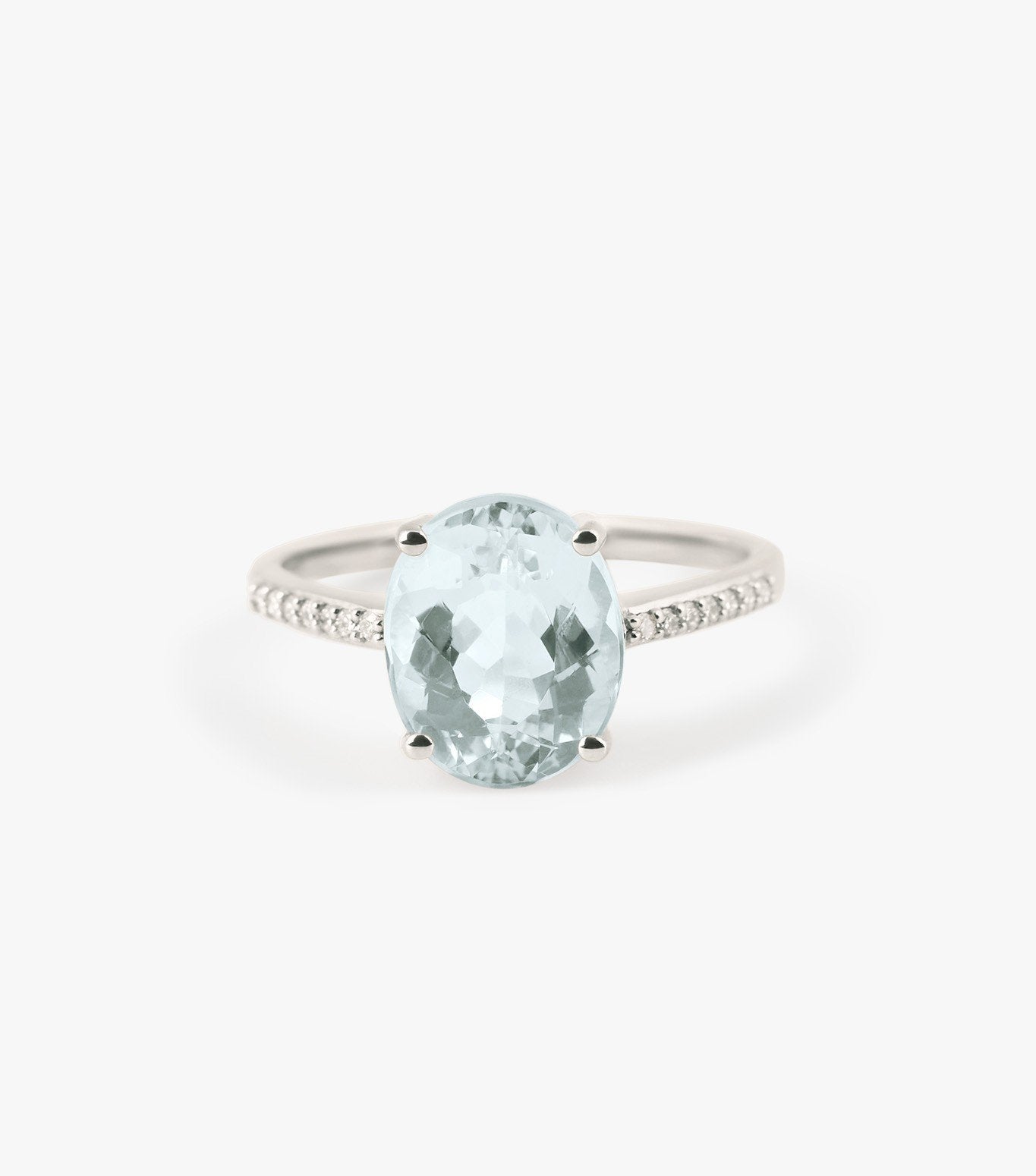 ANILLO DE ORO BLANCO CON AGUAMARINA OVAL Y DIAMANTES