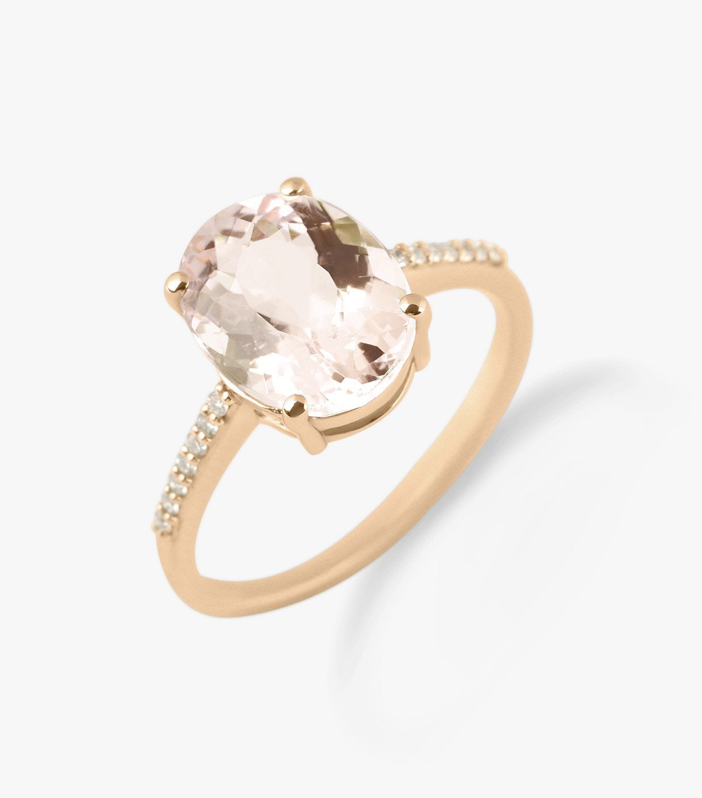 ANILLO DE ORO ROSA CON MORGANITA OVAL Y DIAMANTES