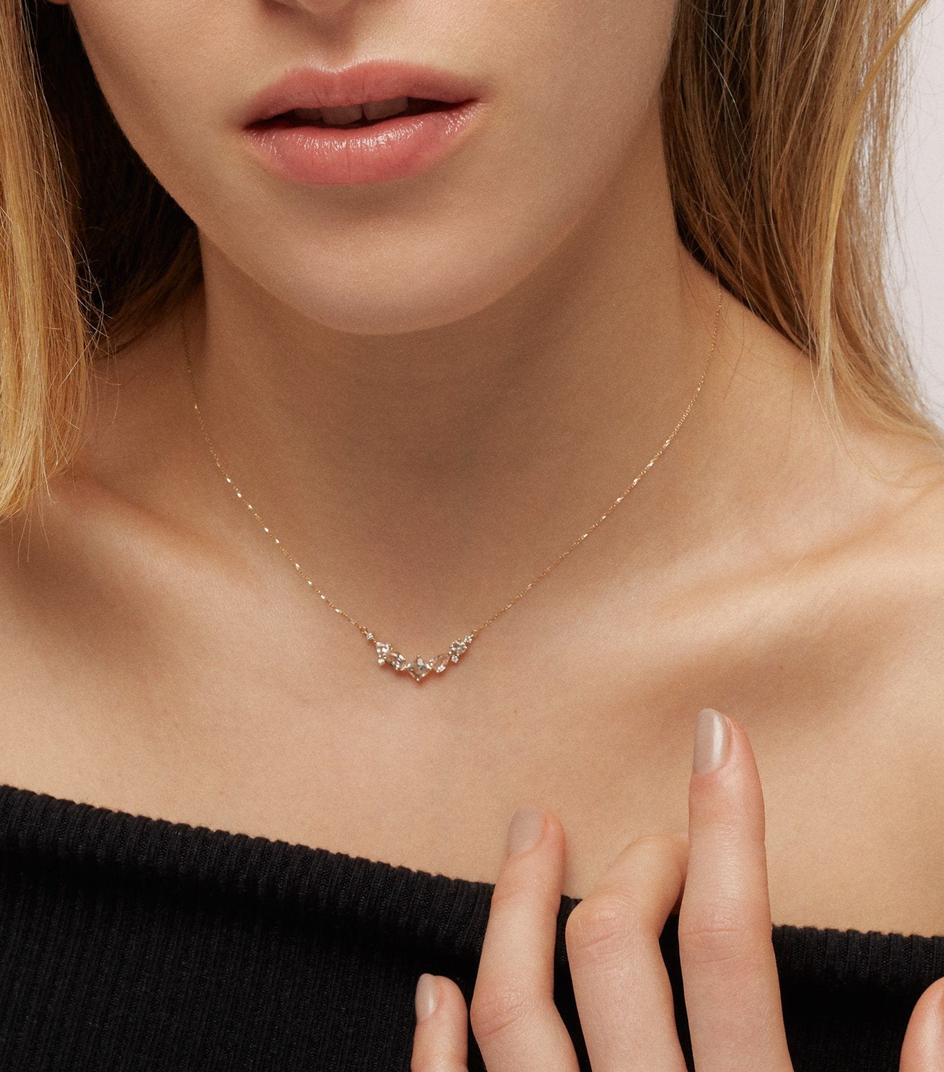 COLLAR DE ORO ROSA CON MORGANITA Y DIAMANTES